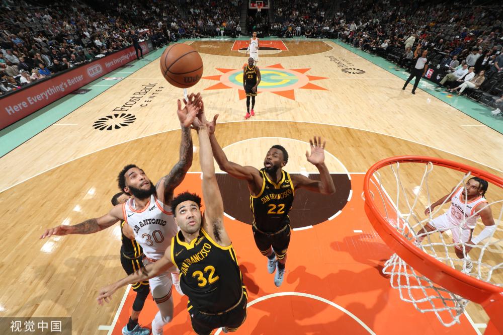 踏上了他们 踏上了他们