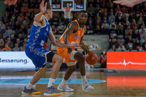 全面压制对 全面压制对