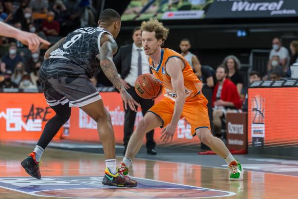 新月队的防 新月队的防